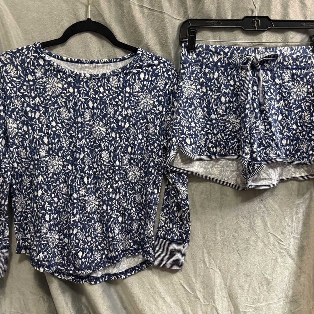 Vineyard Vines Blue and White Floral Pajamas